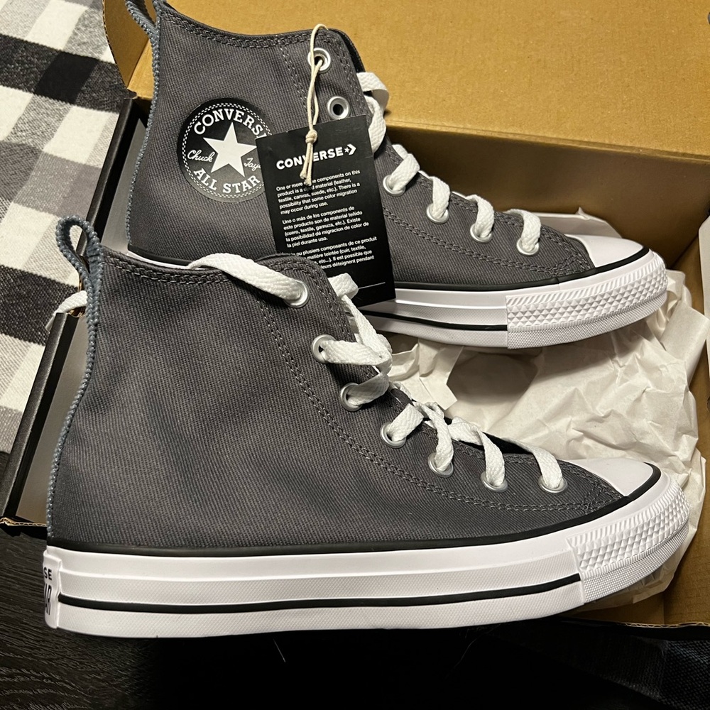 Converse high tops grey. Size US 7.5, EU 38